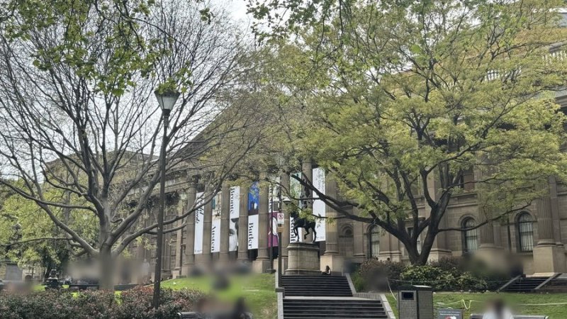 The same building about a minute later, photographed on an iPhone